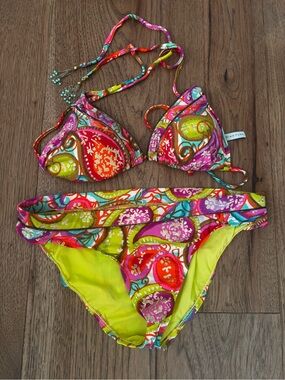 BNWOT - Trina Turk Neon Paisley Bikini set in Lime & Multi